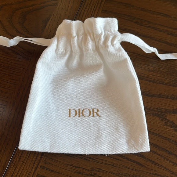 Dior Skincare and Fragrance Collection with drawstring pouch - Picture 5 of 8